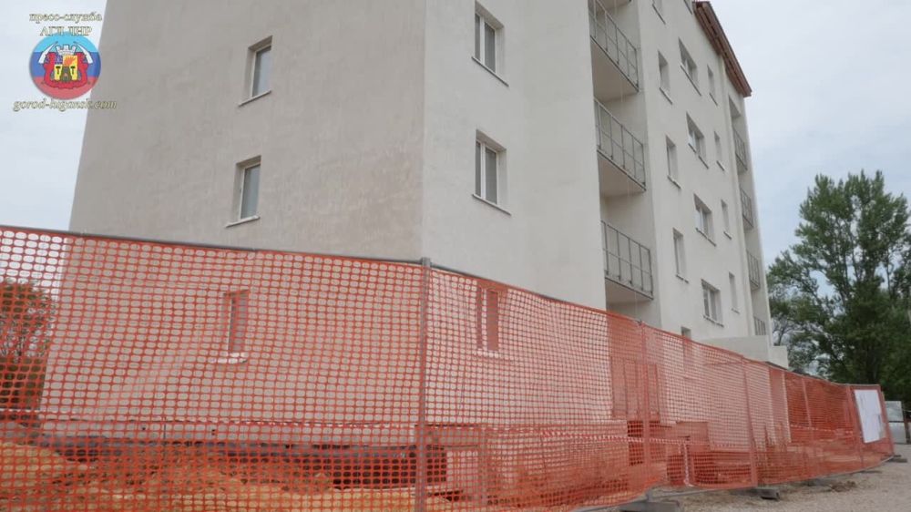 Леонид Пасечник и Манолис Пилавов проинспектировали ход восстановления недостроенного жилого дома в Луганске