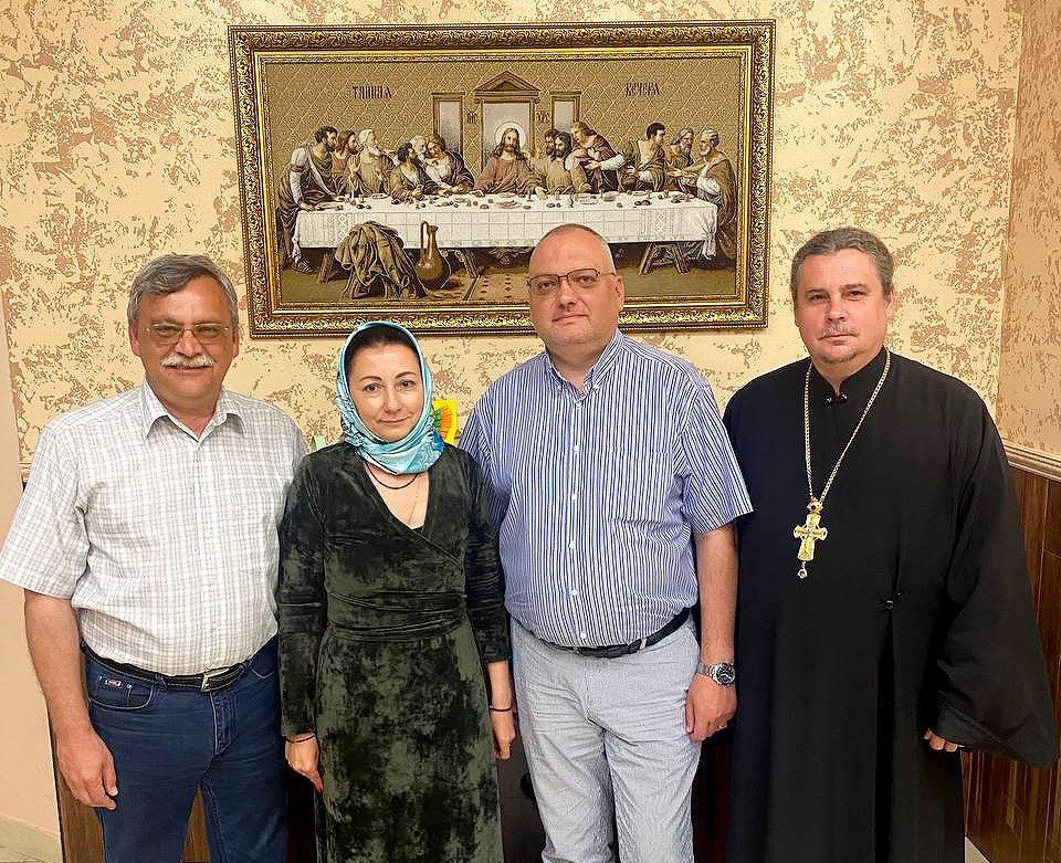 Общественники договорились об организации выставок художников из ЛНР в регионах