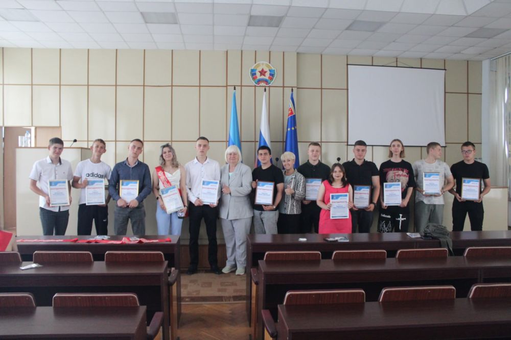 Светлана Гизай: В Славяносербске 30 июня встретилась с активом ОО «Молодая гвардия» и мобилизованными студентами Славяносербского района