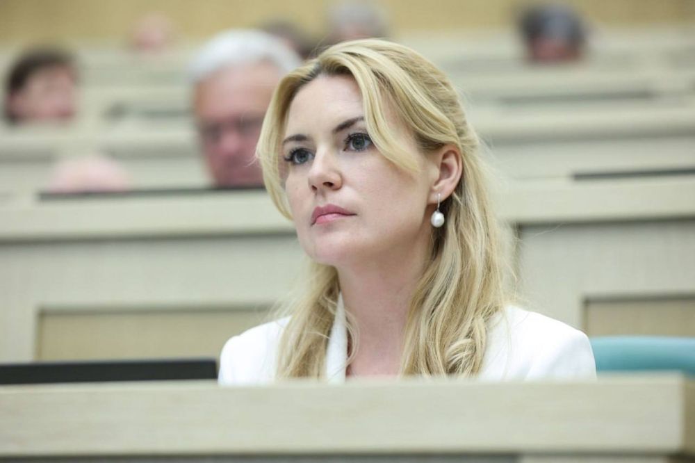 Сенатор от ЛНР Дарья Лантратова на пленарном заседании Совета Федерации акцентировала внимание на особенностях проведения медико-социальной экспертизы для граждан новых регионов, у которых инвалидность установлена бессрочно