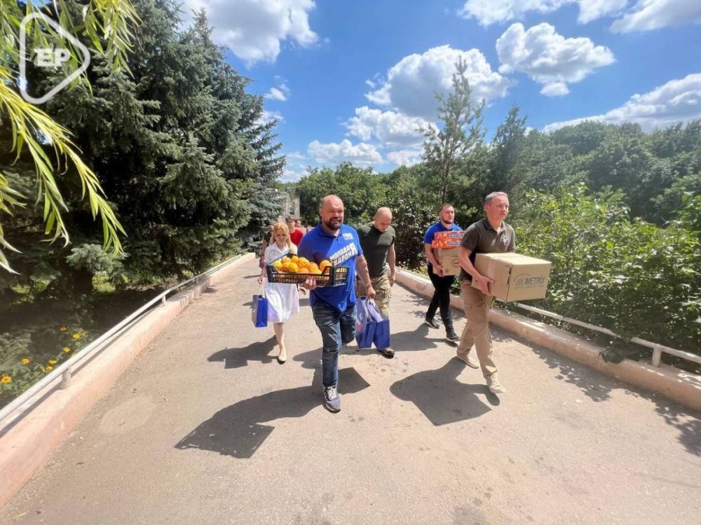 В медучреждении врачам помогают молодогвардейцы и активисты «Волонтёрской Роты»