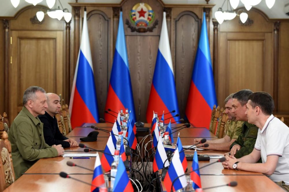 Врио Главы ЛНР Леонид Пасечник провел рабочую встречу с заместителем руководителя Федерального казначейства Эли Исаевым