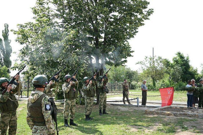 "Единая Россия" помогла перезахоронить останки двух советских воинов в Приволье