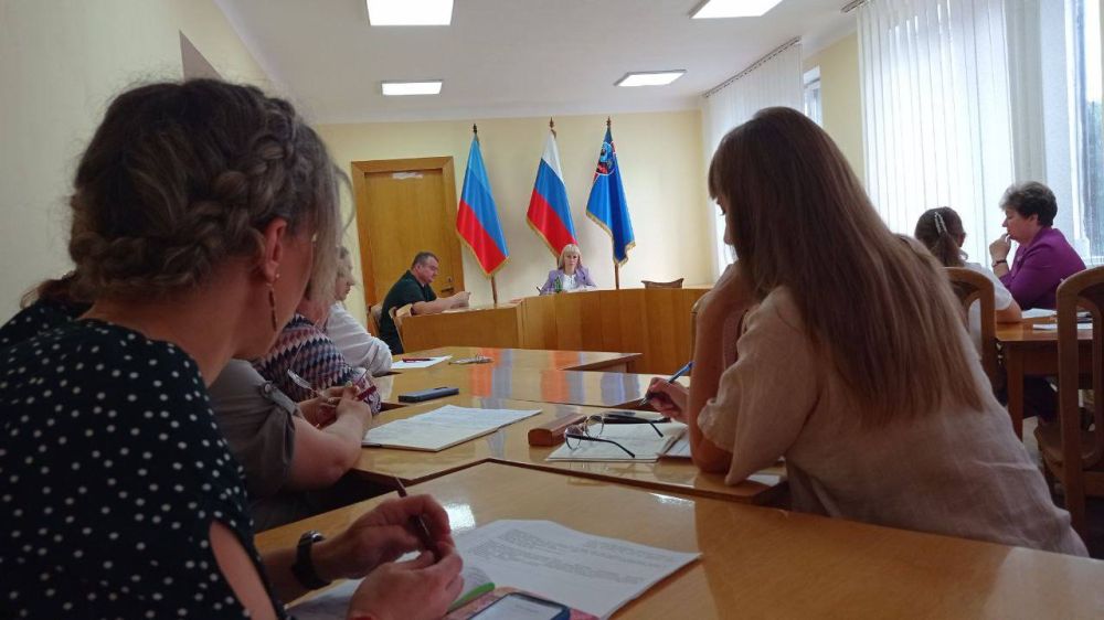 Инна Швенк: 21 июля 2023 года Уполномоченным по правам ребенка в Луганской Народной Республике Инной Швенк проведен выездной личный прием граждан в городе Стаханове Луганской Народной Республики