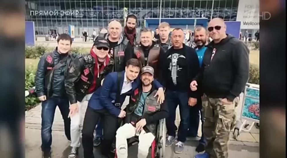 РУССКИХ НЕ СЛОМИТЬ:. "Год назад под Волновахой мы выполняли боевую задачу, держали оборону, был прилёт минно-взрывного...