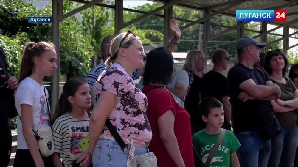 ����� 100 ����� �� ��������� �������� ���������� ����������� �� ����� � �����