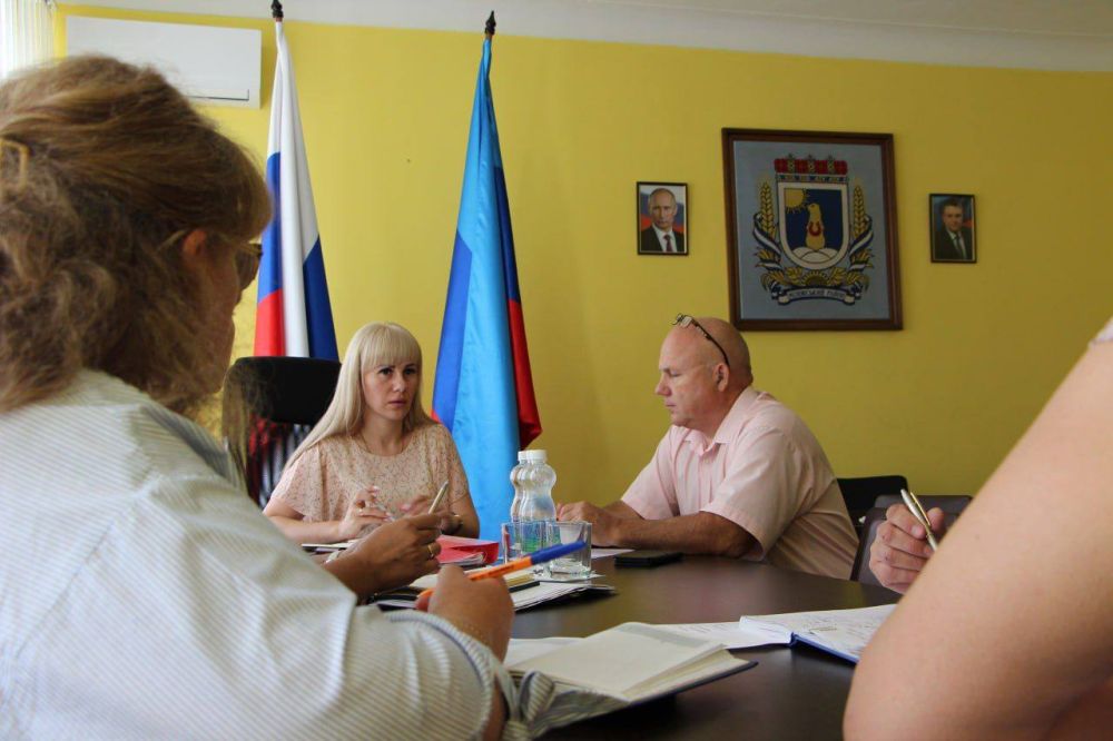 Инна Швенк: 28 июля 2023 года Уполномоченный по правам ребенка в Луганской Народной Республике провела личный выездной приём граждан в Меловском районе