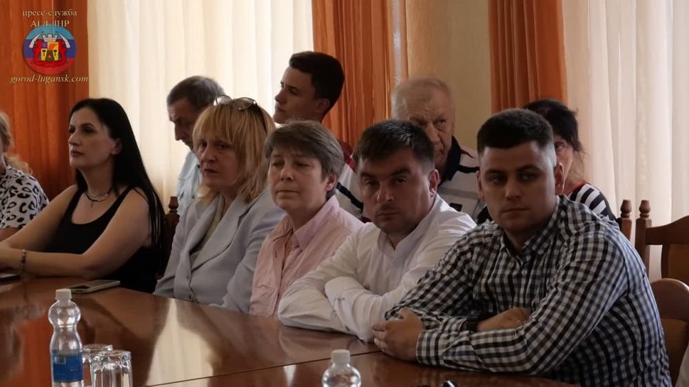 Манолис Пилавов наградил луганских спортсменов в преддверии Дня физкультурника