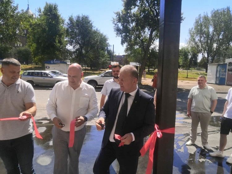 Доступность услуг и хорошие условия для персонала: Новый МФЦ начал работу в Луганске с 21 августа