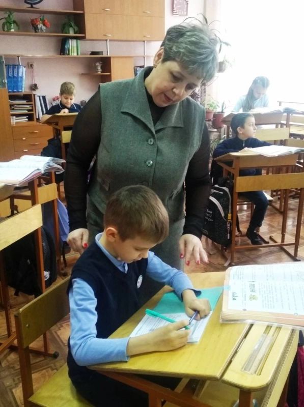 В число лучших учителей России вошли 3 педагога Луганской Народной Республики