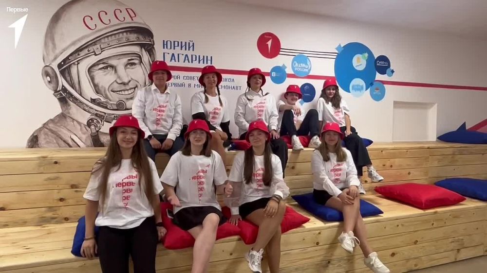 Замминистра образования и науки ЛНР Евгений Мирошниченко посетил обновленную школу в Северодонецке