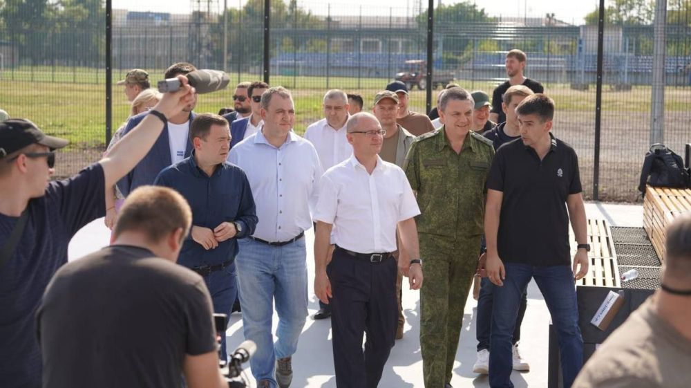 ПСБ открыл в Донецкой и Луганске Центр уличного баскетбола в рамках «Первого Всероссийского Спортивного Проекта «ПСБ - Детям», сообщили а пресс-службе банка