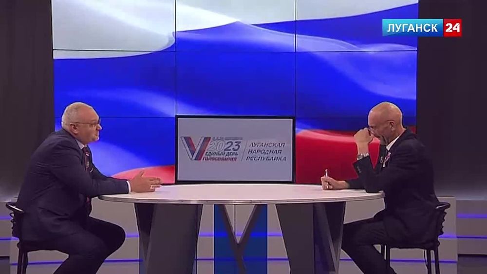 Председатель комиссии по вопросам культуры, образования и науки Общественной палаты ЛНР Антон Кондратенко в эфире программы «Круглый стол» на телеканале «Луганск 24» прокомментировал явку жителей Республики по истечении двух дней голосования
