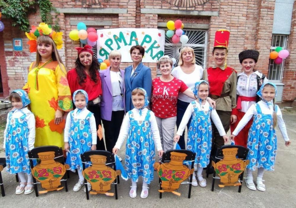 Инна Швенк: Уполномоченный по правам ребенка в Луганской Народной Республике посетила «Осеннюю ярмарку» в ГУ ЛНР «Ясли-сад N 25 «Ягодка»