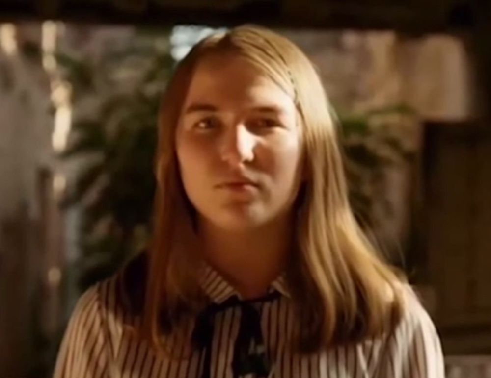 Каналы двух журналистов подверглись цензуре YouTube после интервью с луганской девочкой