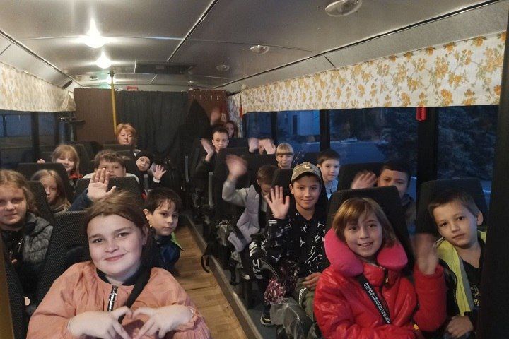 20 школьников из Первомайска отправились на отдых и оздоровление в Москву