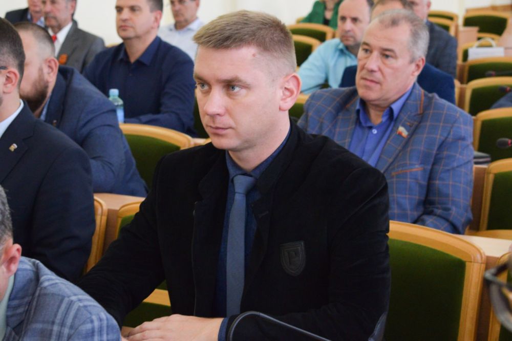 Парламент республики рассмотрел и принял Закон ЛНР, регулирующий особенности имущественных и земельных отношений на территории ЛНР