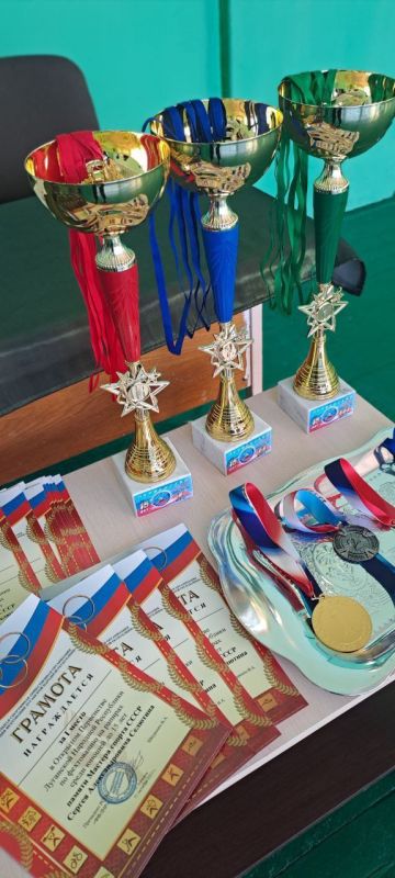 Виктор Водолацкий: Сегодня на базе Алчевского казачьего кадетского корпуса имени генерала М.И. Платова состоялся Республиканский турнир по фехтованию памяти Сергея Александровича Селютина, который внес весомый вклад в развитие этого вида спорта в ЛНР