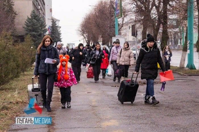 ���. ����� 300 ���������� �� ��� ����������� �� ��������� � ������ � ��������� ���� 270 ���������� �� ���� ��� ����������� � ������ � �����-��������� �� ��������� "���������� ����� 4+85" ������������ �������� ��, ������� ��������� ����������