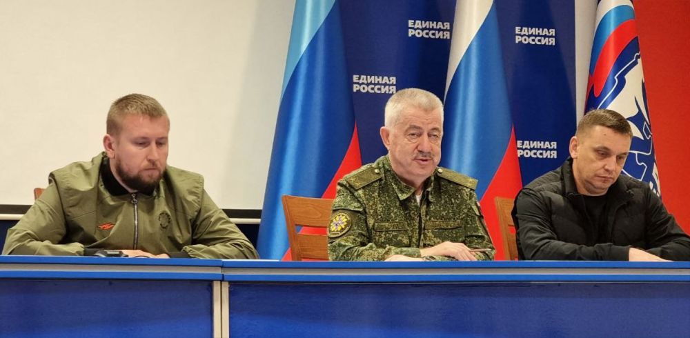 Виктор Водолацкий: Сегодня принял участие в рабочем семинаре с секретарями городских и районных отделений ВПП «Единая Россия» в городе Луганске