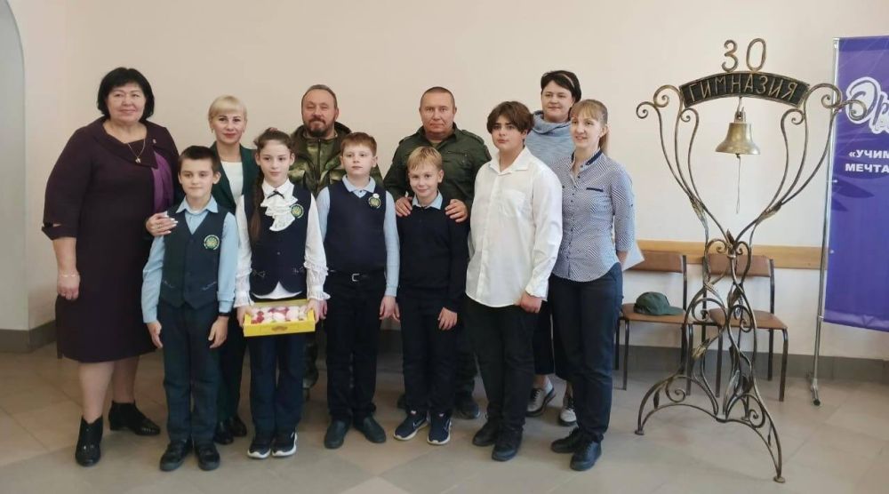 Инна Швенк: В ГУ ЛНР «Гимназия № 30 имени Н.Т. Фесенко» состоялось награждение обучающихся, которые вернулись из г. Перми, где прошла Всероссийская технологическая олимпиада