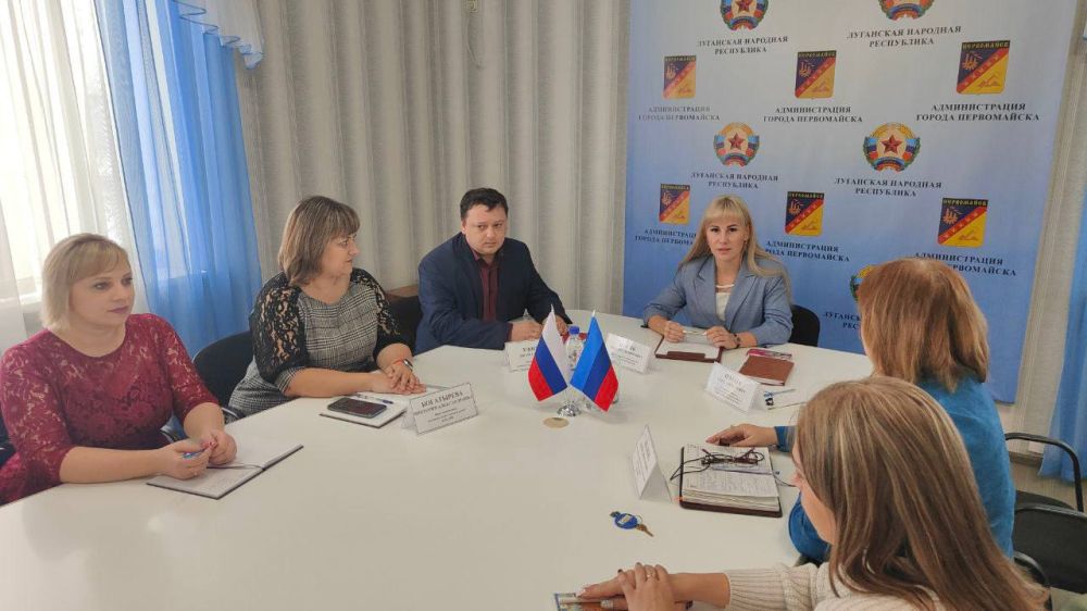 Инна Швенк: Уполномоченный по правам ребенка в Луганской Народной Республике 15 ноября провела личный выездной прием граждан в городе Первомайске