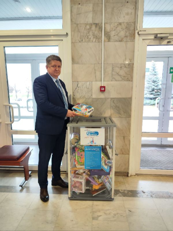 Председатель Совета городского округа и сотрудники Администрации Луганска присоединились к благотворительной акции «Коробка храбрости»