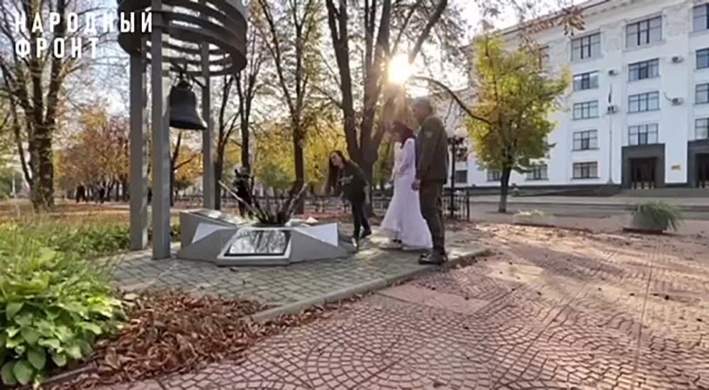 Юрий Подоляка приехал в ЛНР поздравить невесту с непростой судьбой с Днём Свадьбы