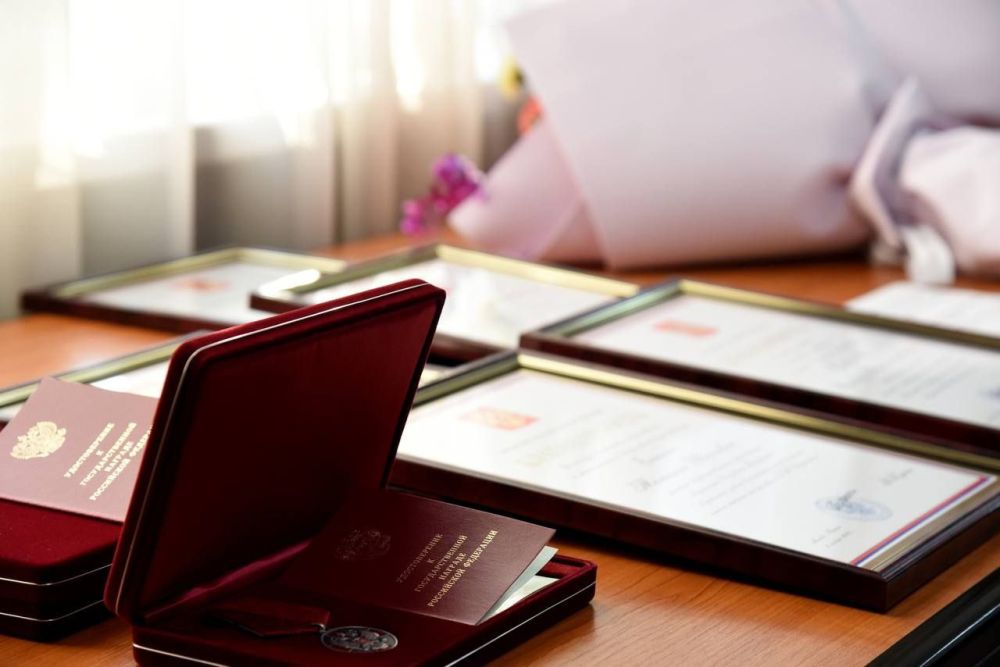 Алексею Карякину вручили медаль ордена "За заслуги перед Отечеством" II степени