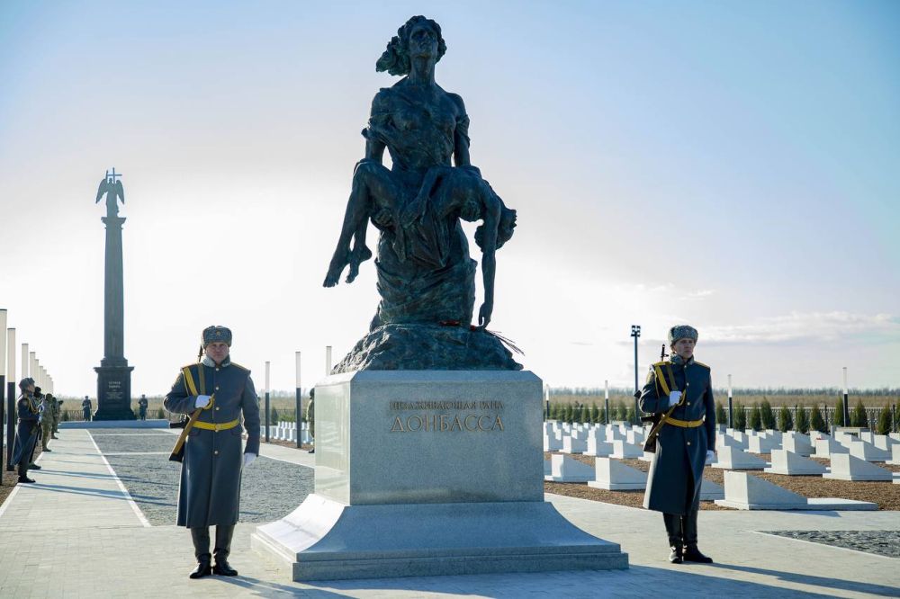 Леонид Пасечник: Вместе с первым заместителем руководителя Администрации Президента России Сергеем Кириенко, заместителем...