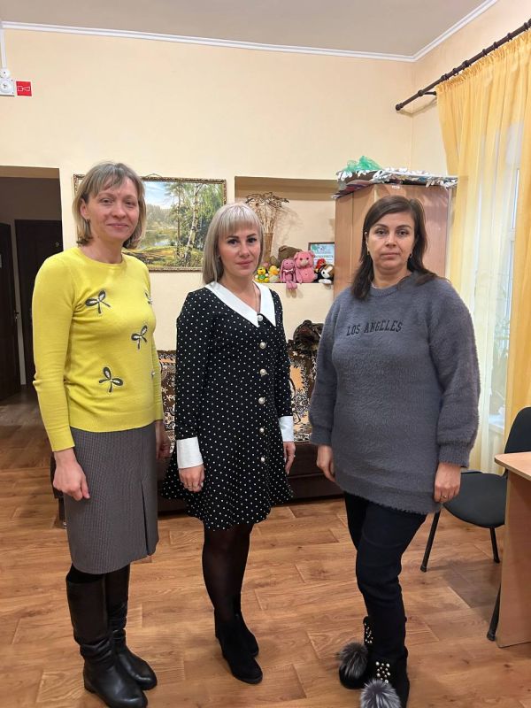 Уполномоченный по правам ребенка в Луганской Народной Республике Инна Швенк в рамках визита в город Ровеньки посетила Филиал № 12 ГУ ЛНР "Республиканский центр социальной поддержки семей, детей и молодежи" города Ровеньки