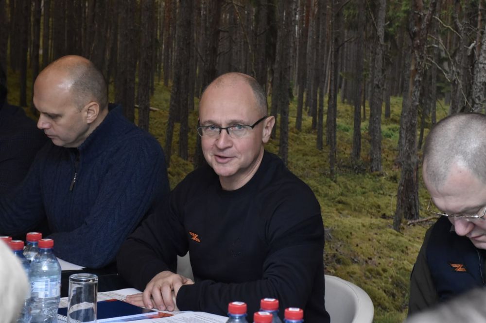 Первый замруководителя Администрации Президента России Сергей Кириенко провел в ЛНР совещание по вопросам ценообразования в Республике