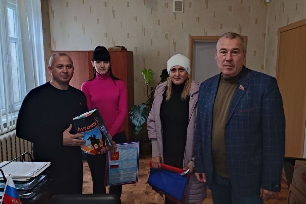 Депутаты Народного Совета ЛНР передают помощь населению республики и на передовую