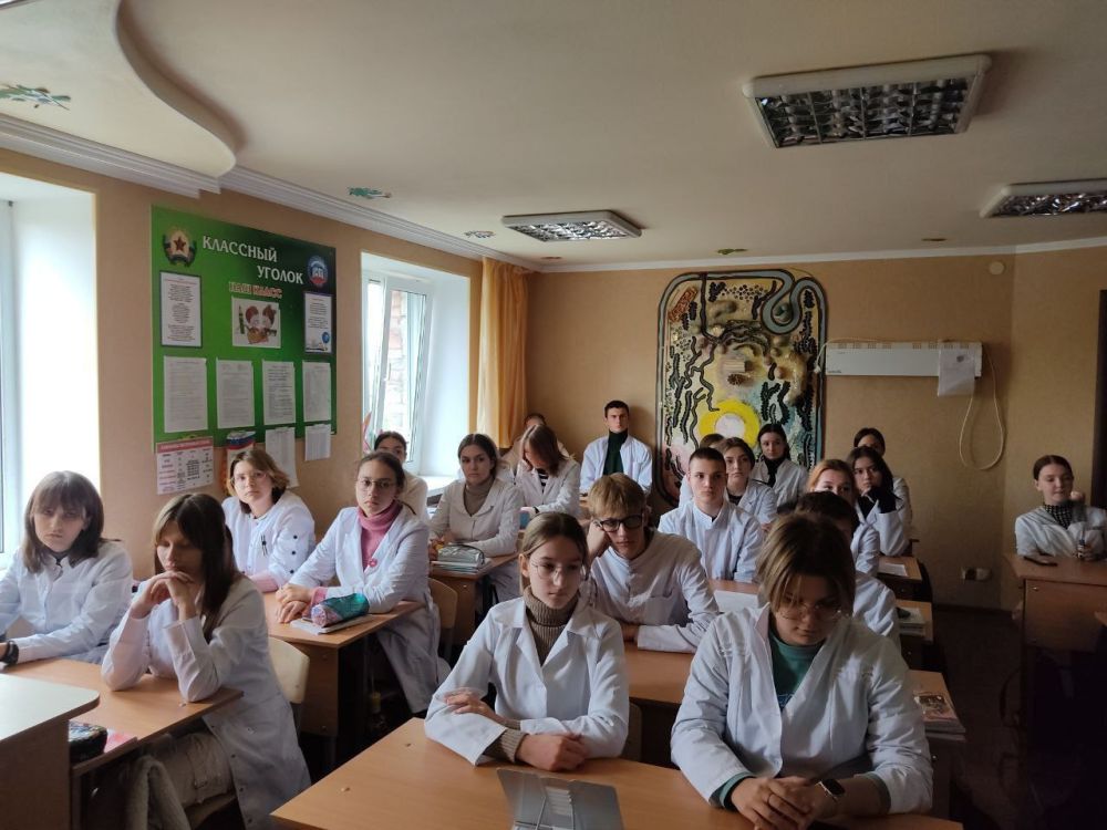 Валерий Галинкин: Направление проекта «Здоровое будущее» «Молодые- молодым» продолжает работу в школах Луганска