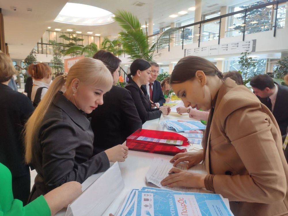 Уполномоченный по правам ребенка в Луганской Народной Республике Инна Швенк приняла участие в Федеральном форуме «Росподрос: вчера, сегодня, послезавтра», который проходит в г. Москве