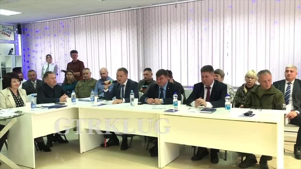 В Лисичанске и Рубежном до конца года появятся новые отделения МФЦ. Всего в ЛНР их уже 38, сообщил министр цифрового развития, связи и массовых коммуникаций ЛНР Андрей Ершов