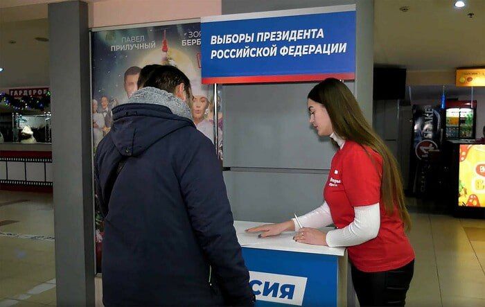 Виктор Водолацкий: В Луганской Народной Республике продолжается сбор подписей в поддержку кандидатуры Владимира Владимировича Путина на предстоящие президентские выборы