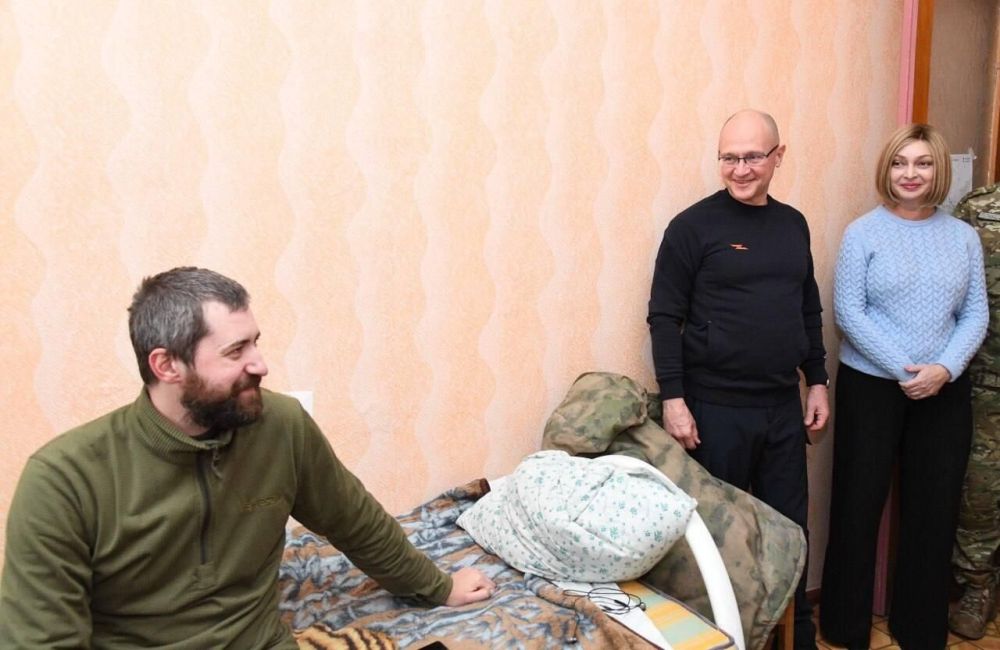 Кириенко и Пасечник поздравили с Рождеством участников СВО, лечащихся в ЛНР
