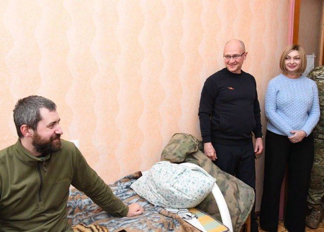 ЛНР. Новый портативный аппарат для ультразвуковой диагностики получил госпиталь для военнослужащих в Луганске Доставили медицинское оборудование первый заместитель главы Администрации Президента РФ Сергей Кириенко и Глава ЛНР Леонид Пасечник