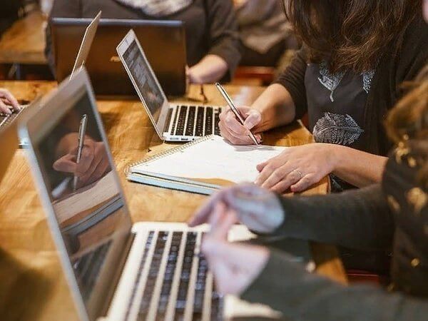 ЛНР. Первый в Луганской Народной Республике коворкинг открылся в Луганске Коворкинг кластер – это оборудованное...