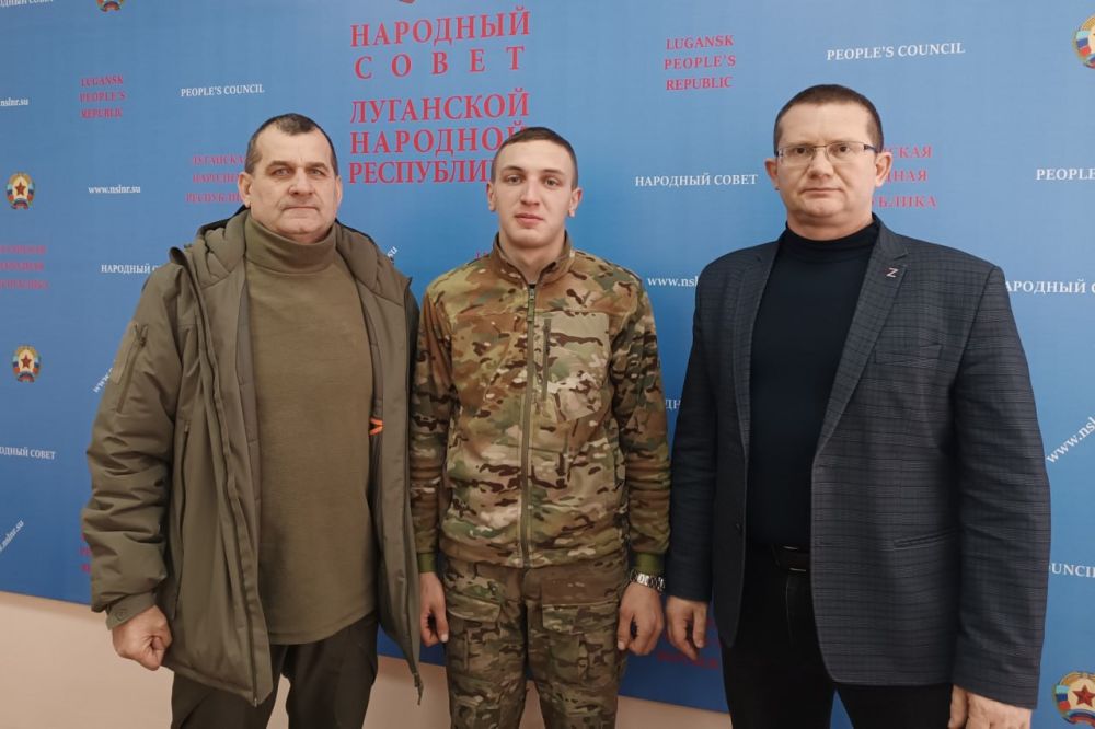 Депутаты Народного Совета ЛНР продолжают передавать помощь населению и военнослужащим