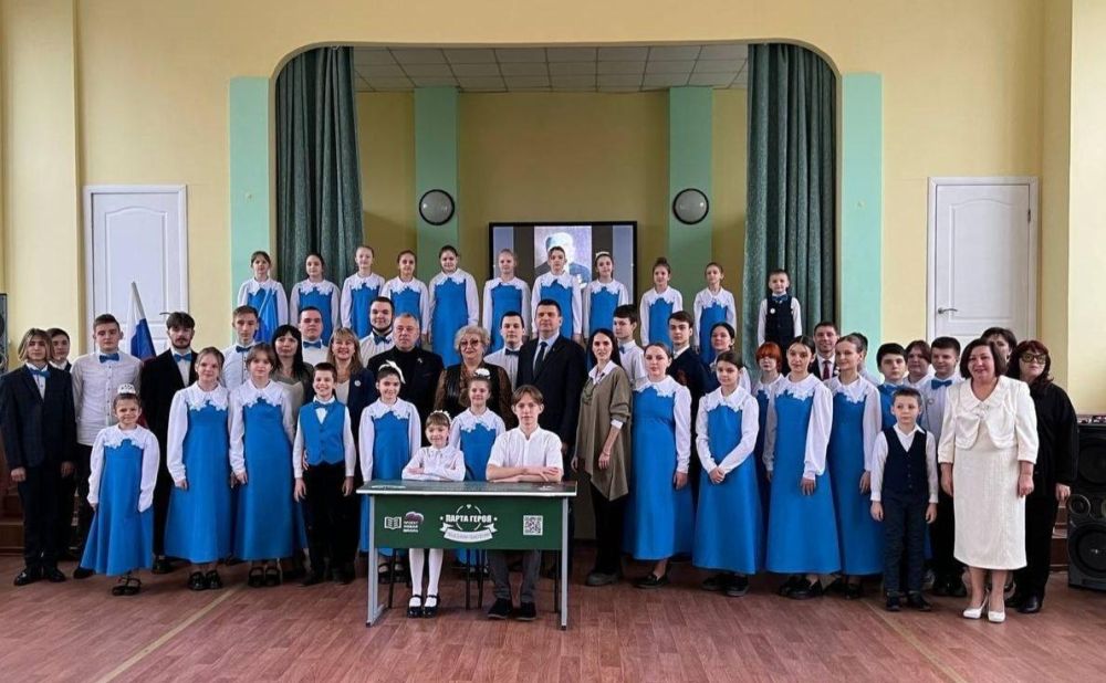 Еще одна Парта Героя появилась в Луганске