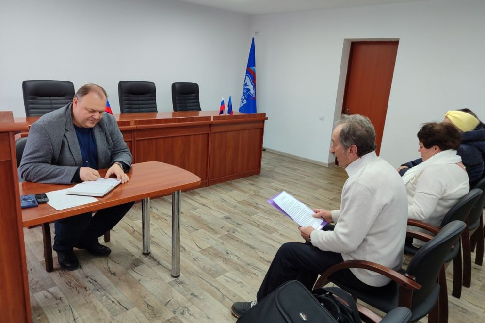 Депутаты Народного Совета ЛНР в рамках приемов граждан продолжают встречи с населением для выявления проблем