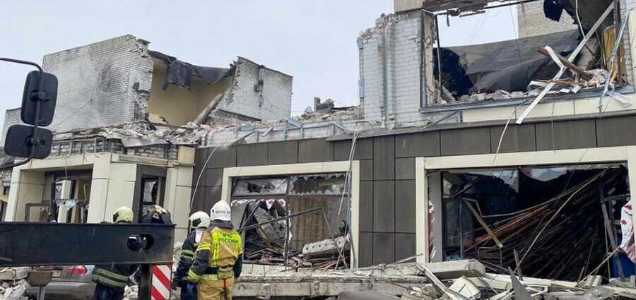 Среди погибших при обстреле пекарни в Лисичанске была беременная женщина