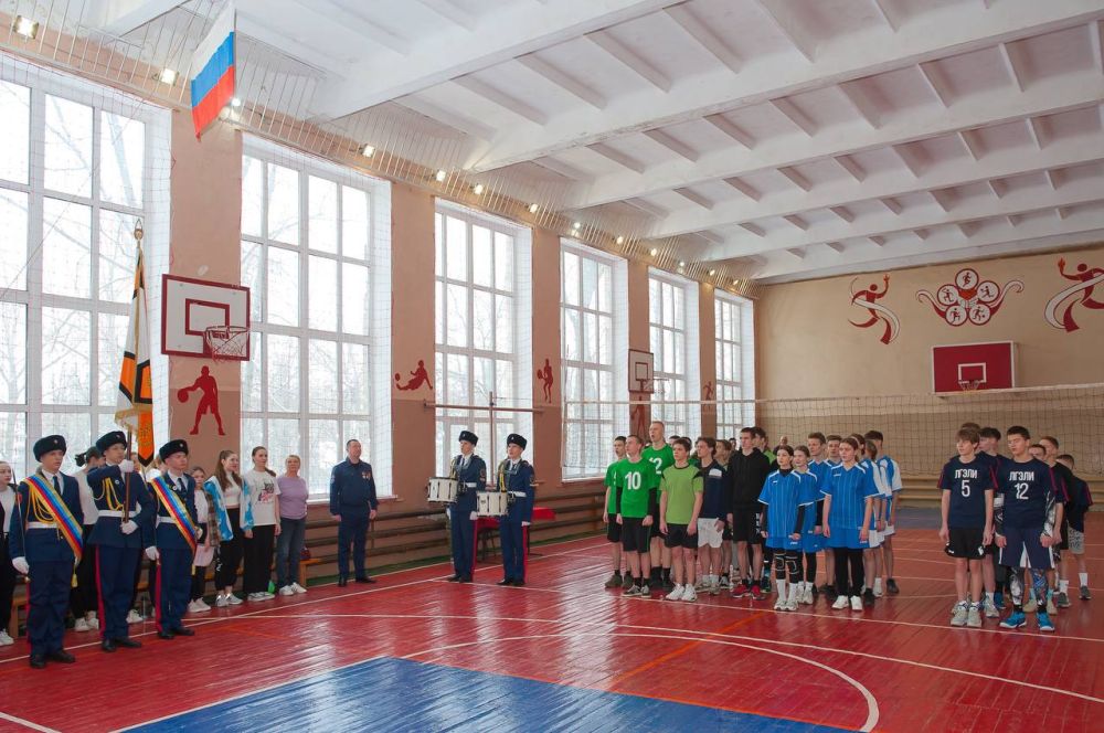 В кадетском корпусе Луганска состоялся турнир по волейболу