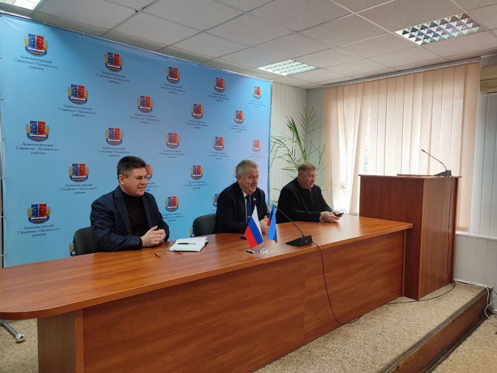 Виктор Водолацкий: Сегодня с рабочим визитом посетил Станично - Луганский район ЛНР. Вместе с Главой района Зинченко А.Р. и...