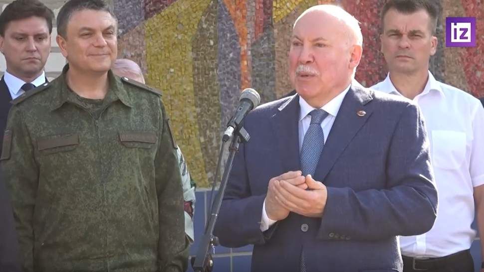 Мезенцев привез жителям ДНР и ЛНР гуманитарную помощь