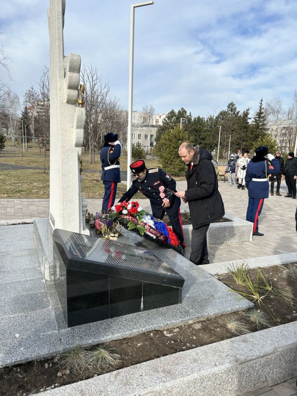 В Луганске состоялся патриотический концерт-акция «Вместе мы - сила! Zа нами - Победа!» в поддержку военнослужащих, принимающих участие в специальной военной операции