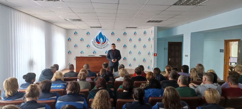 Олег Коваль: В рамках рабочей поездки в Старобельский район провел встречу с трудовым коллективом районного управления ГУП "ЛуганскГаз" и личный прием граждан