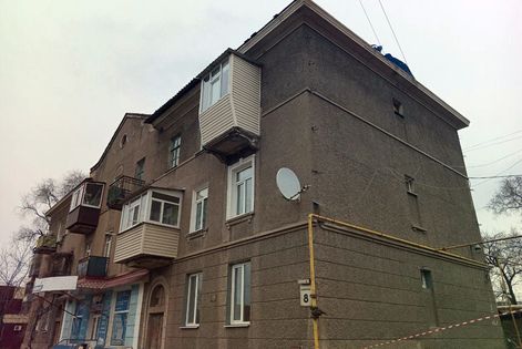 Московские строители приступили к капитальному ремонту кровель на 24 домах Луганска